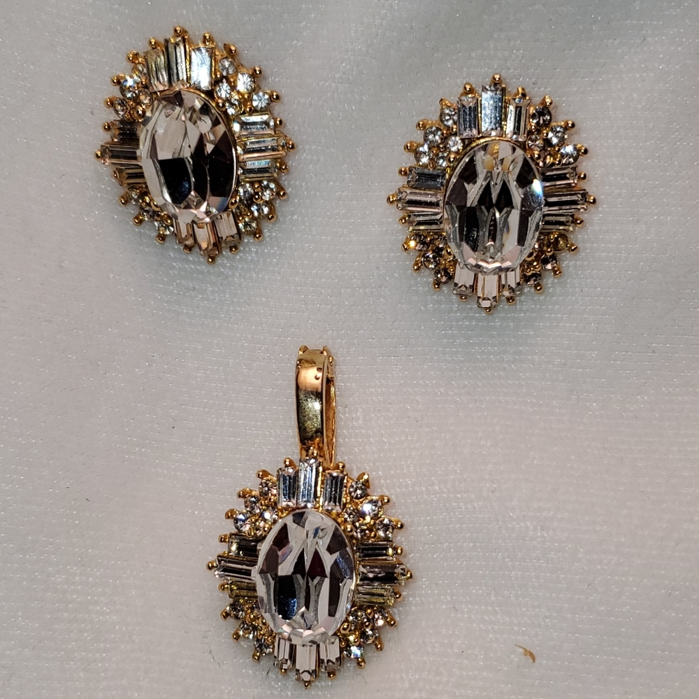 Earrings w/ matching pendant set